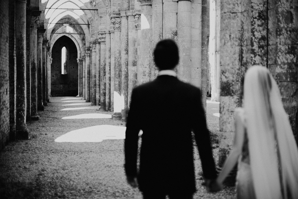destination wedding at San Galgano Abbey, Tuscany