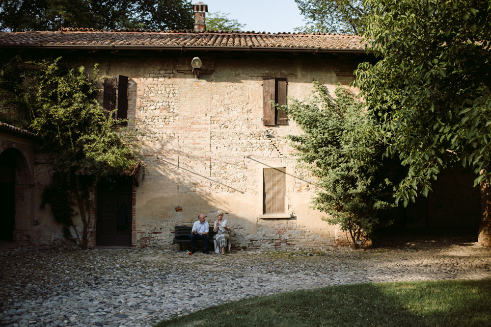 relaxed wedding castello di paderna